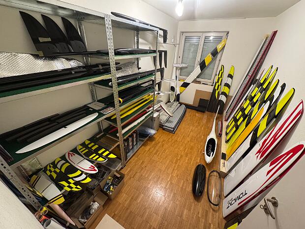 My personal RC glider hangar - Kopie My Personal RC Glider Hangar Mein persönlicher RC-Glider-Hangar vereint eine vielseitige Auswahl an Hochleistungsseglern...